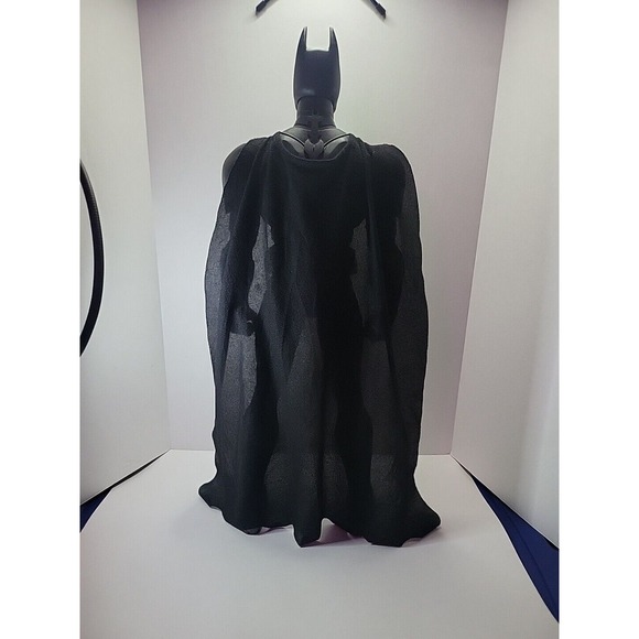 Batman Action Figure - Black and Gold - Picture 10 of 14